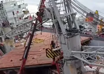 One dead after vessel tips over during maintenance at Turkish yard