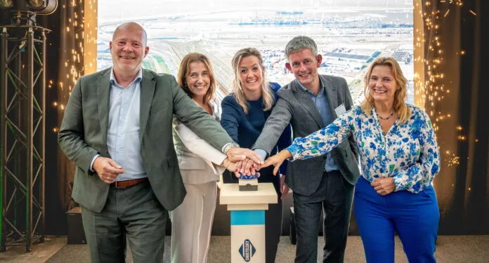 Port of Rotterdam approved construction of railway yard 