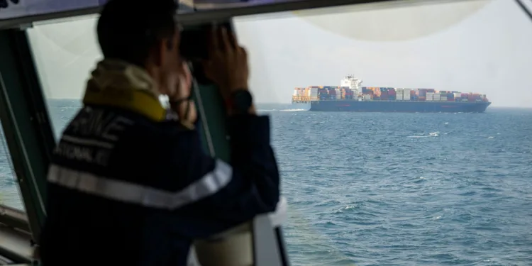 Red Sea carriers wait and watch Gaza peace talks