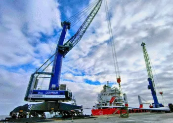 Rhenus expands heavy-lift capacity in Cuxhaven with new LHM 600 Crane