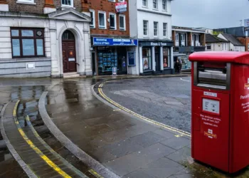 Royal Mail moves quickly to diversify non-home parcel shipping points