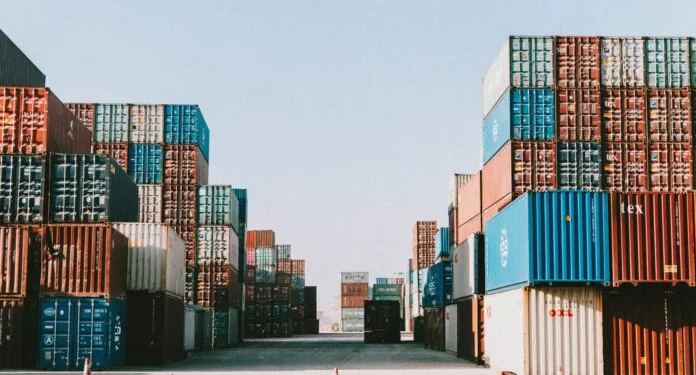US container imports show minimal growth in August