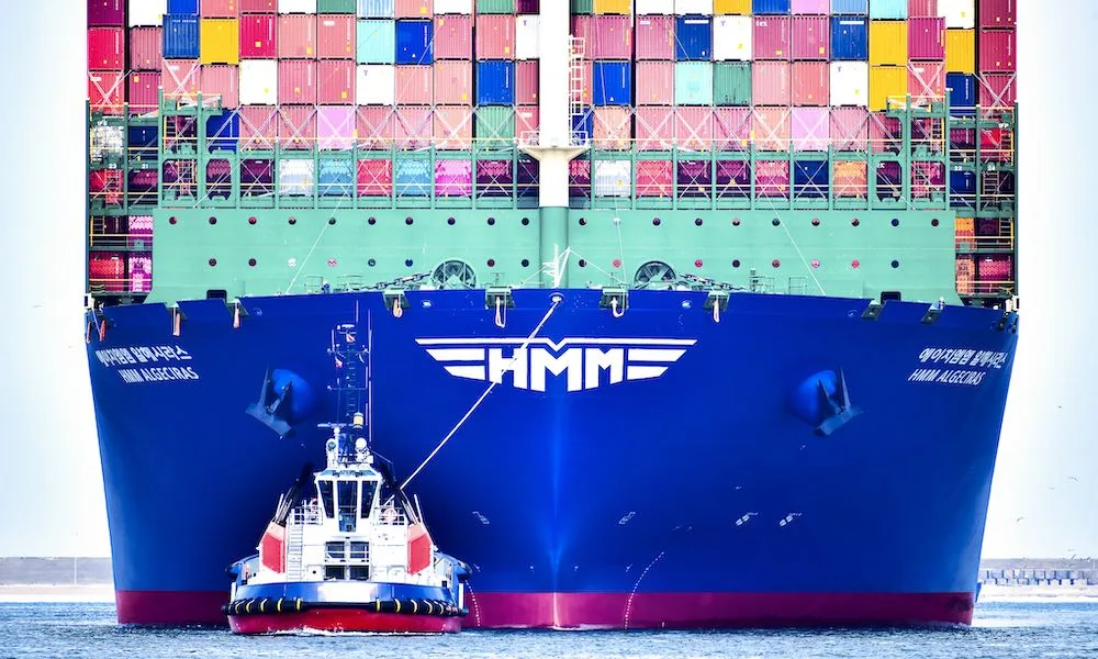 HMM contracts HD Hyundai for eight 13,400 teu ships