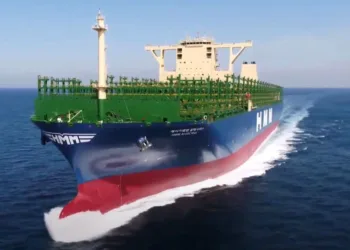 HMM orders four boxships at Hanwha Ocean