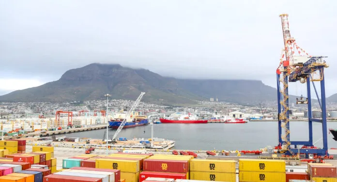 Kalmar secures order for 16 hybrid straddle carriers from TPT