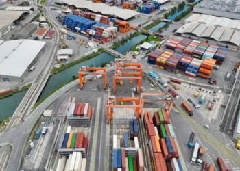 Luka Koper orders four more electric RTGs