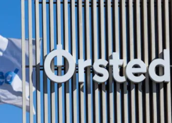 Ørsted strikes $6bn deal with Apollo for half of UK offshore wind farm