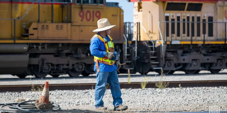 Union Pacific guarantees more post-merger union jobs