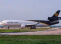 UPS and FedEx halt MD-11 flying to conduct safety review