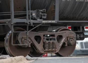 US rail traffic dips below 2024 levels for third week