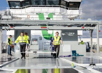 Wattlab installs first full-scale Solar Flatrack System on MV Vertom Tula