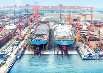 Alpha Bulkers signs for 11 containerships in China