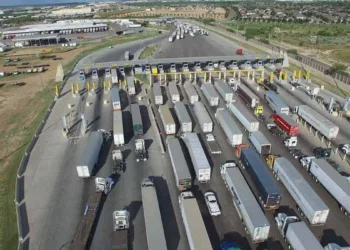 Blockades choke Mexico’s border trade as farmers, truckers escalate unrest