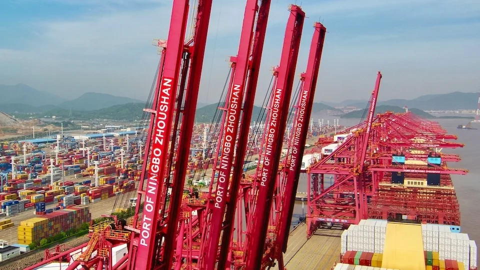 Carriers look to higher rates, fewer sailings on key Asia-US route