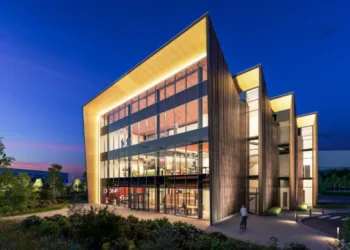 DP World and Thames Freeport break ground on The Hive Innovation Hub