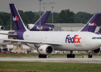 FedEx slow to rebook pilots’ hotel rooms amid MD-11 grounding