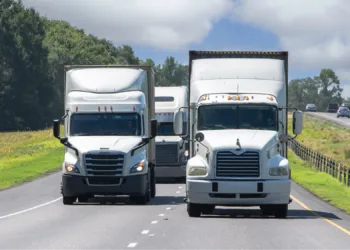 How recourse factoring impacts trucking cash flow and risk
