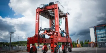 Kalmar unveils Gen 2 battery for electric straddle carriers