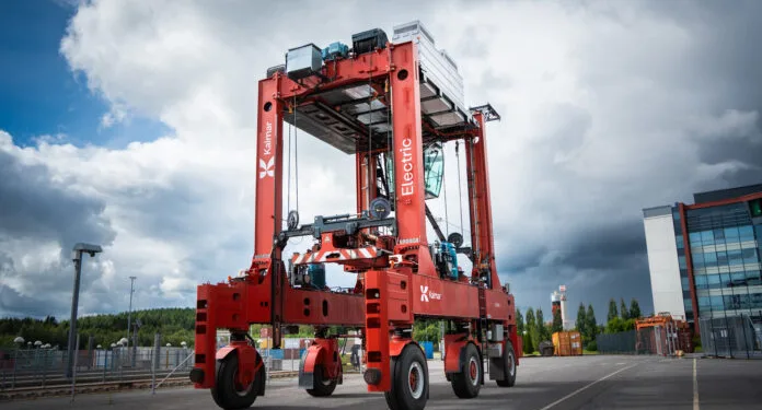 Kalmar unveils Gen 2 battery for electric straddle carriers
