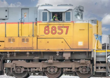 Rail unions oppose historic transcontinental rail merger