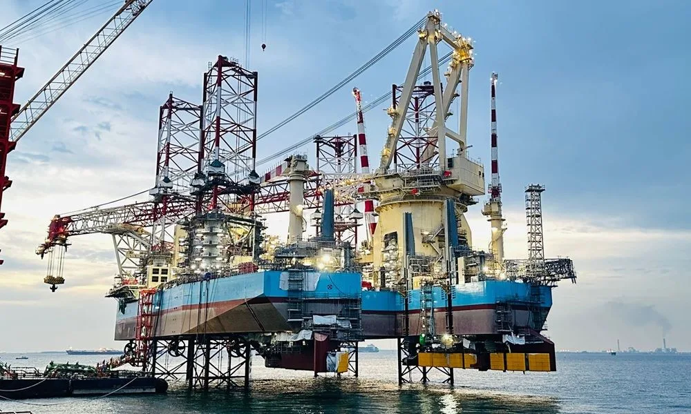 Seatrium fights back after Maersk Offshore Wind axes near-complete WTIV