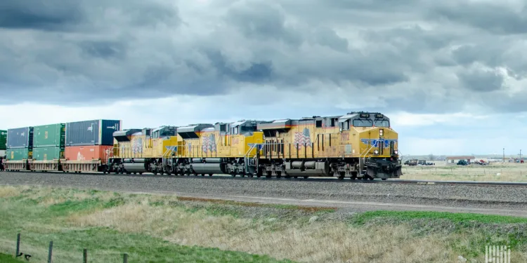 Union Pacific adds retiring CF Industries CEO to its board