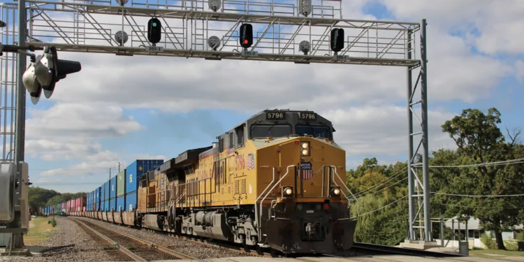 Union Pacific delays rail merger filing