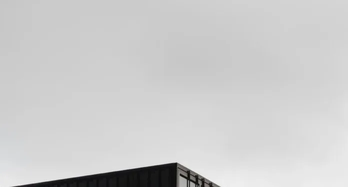 VOC Port Authority orders fully electric green tug