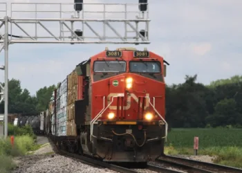 CN shows financial, operating gains in fourth quarter