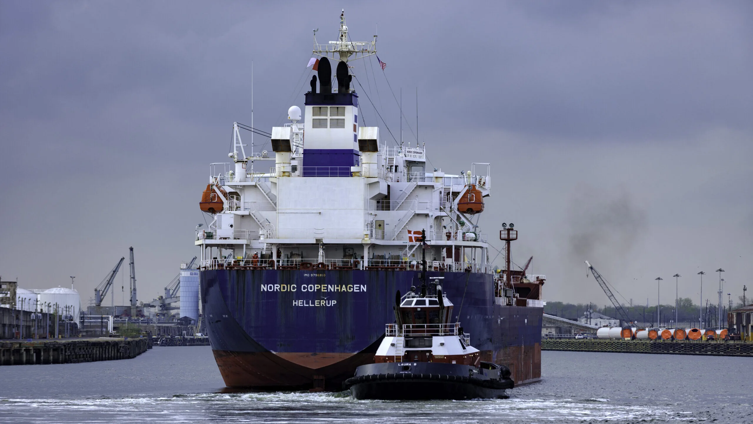 New bill gives Trump power to blacklist foreign ports