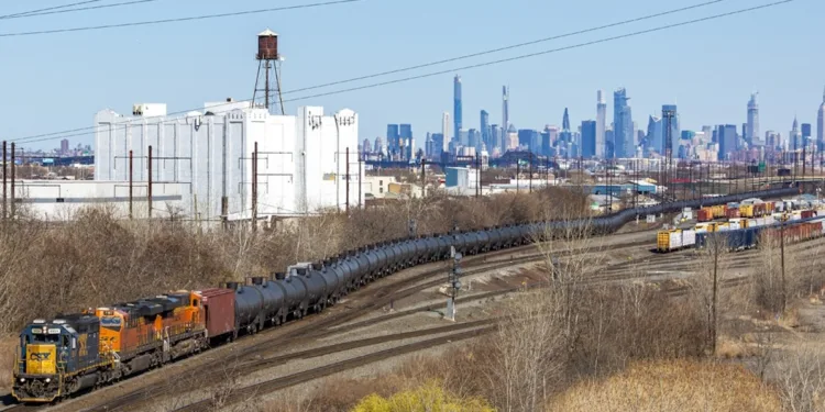 Outgoing governor signs New Jersey hazmat rail bill