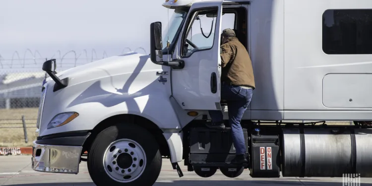 Truck transportation jobs flat in December, lowest since 2021