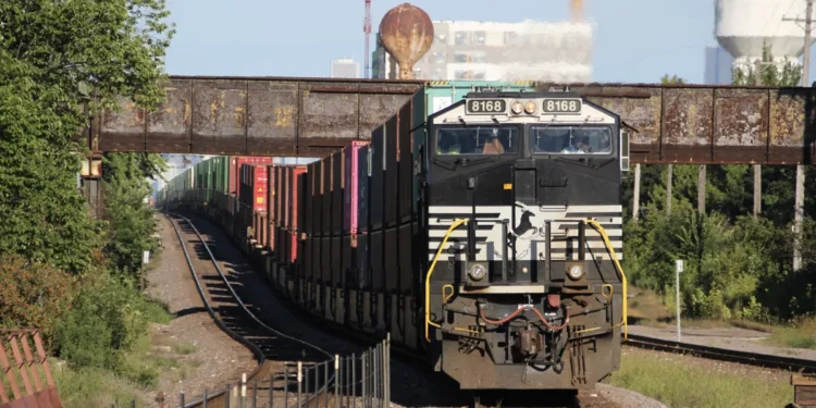 Union Pacific, Norfolk Southern defend completeness of merger application