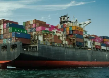 Asia-U.S. container rates continue to fall as industry change swirls