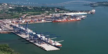 CK Hutchison warns Maersk off Balboa and Cristobal