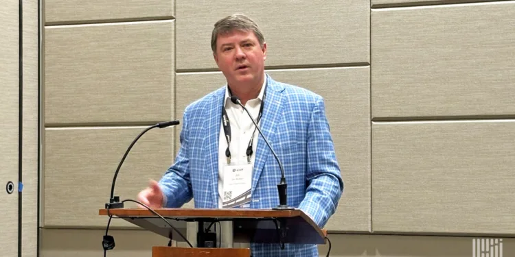 Former FMCSA chief Mullen will head Truckload Carriers