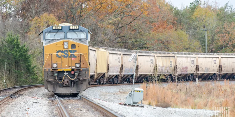 Grain surge leads weekly U.S. rail freight higher