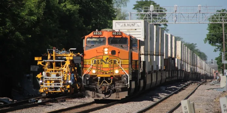 Intermodal spot rates haven’t kept pace with trucking’s spot market surge — but that’s about to change in 2026