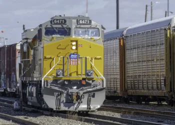 Union Pacific, Wabtec sign for $1.2B in locomotive upgrades 