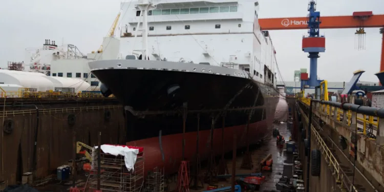 White House eyes fees on foreign vessels to fund shipbuilding